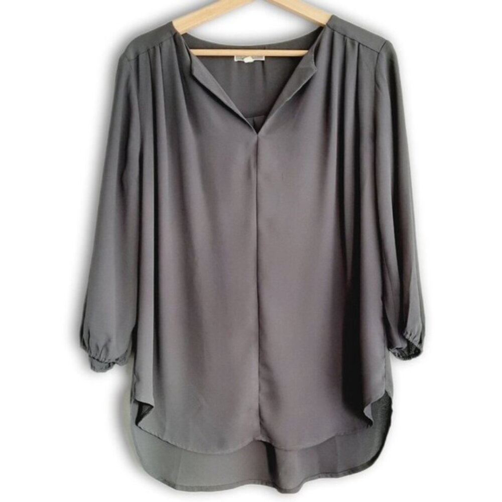 PLEIONE | Split Neck Light High-Low Hem Flowy Blouse Top Gray Sz M Flawed